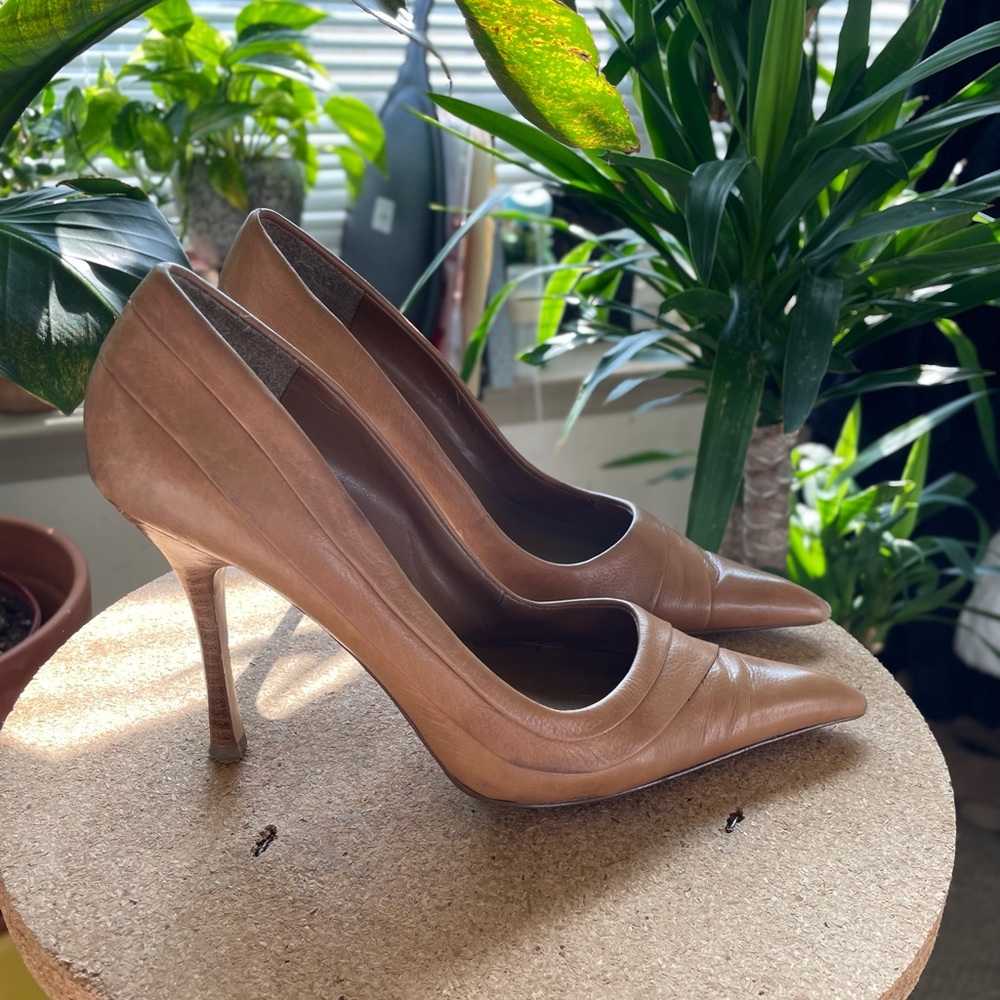 Aldo Tan leather pumps
